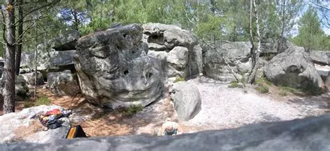 Escalade de bloc en forêt de Fontainebleau